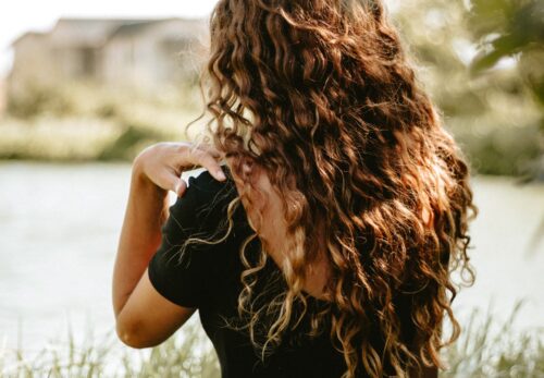 アルガンオイルは髪にどう使う？ヘアケア方法と効果